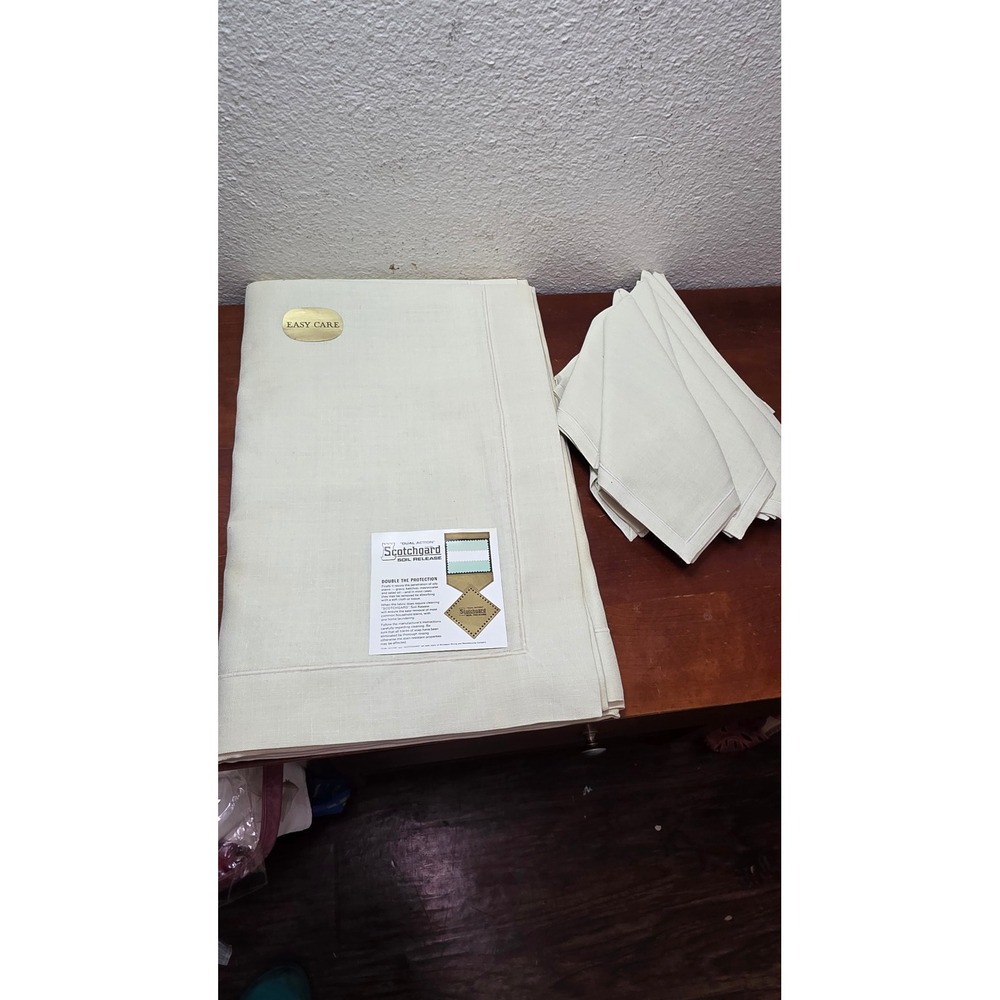 VTG NEW Scotchgard Tablecloth and 8 Napkins Set‎ Cream 60x90 Easy Care Linen